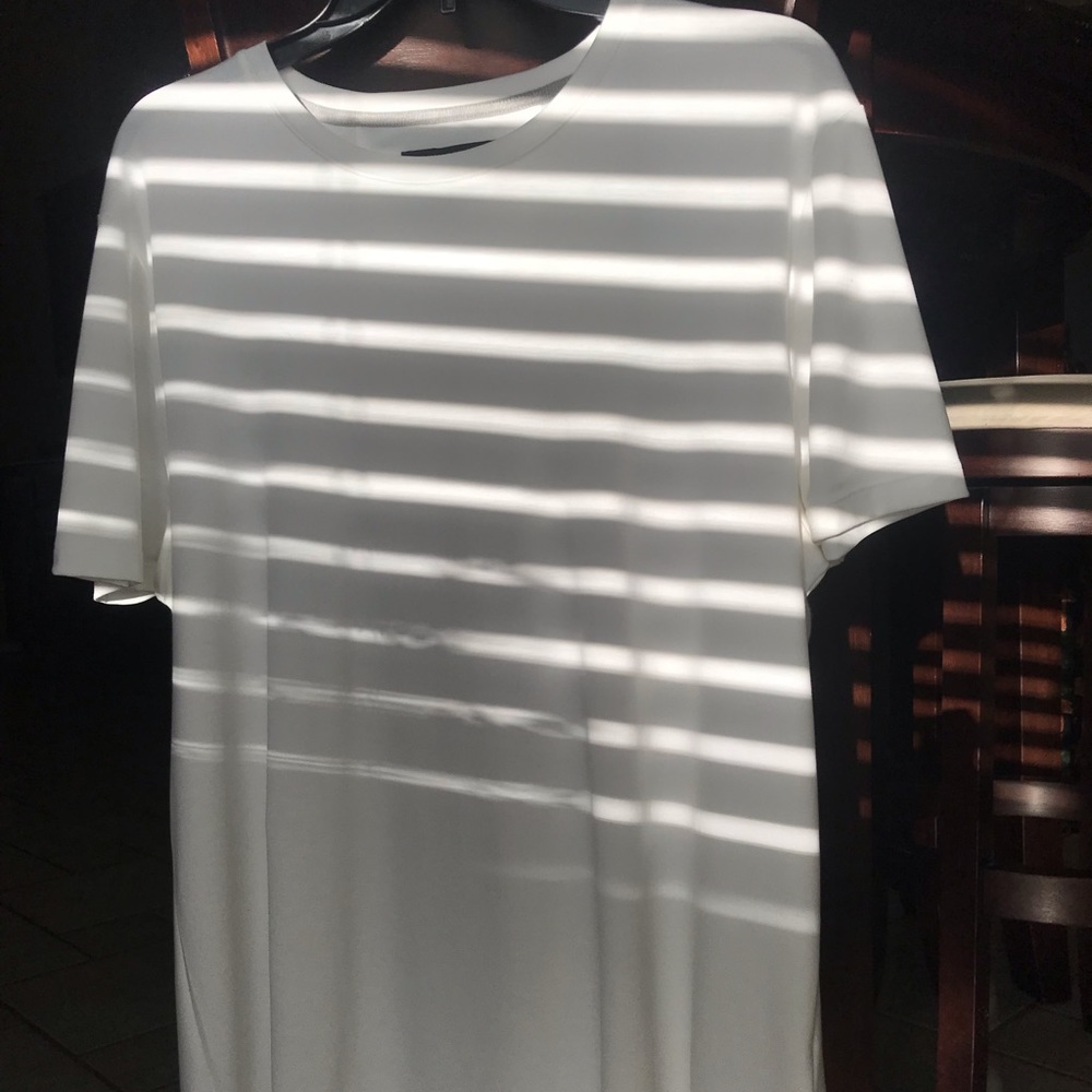NWOT Banana republic luxury touch fine T-shirt